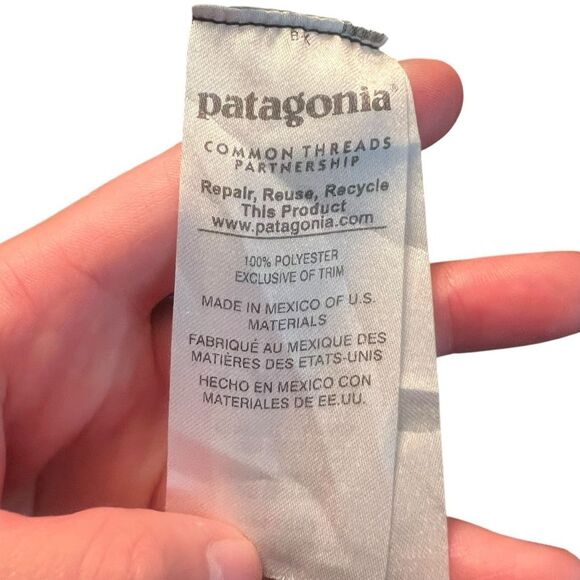 Patagonia black fuzzy full zip vest. Size small - Picture 4 of 8